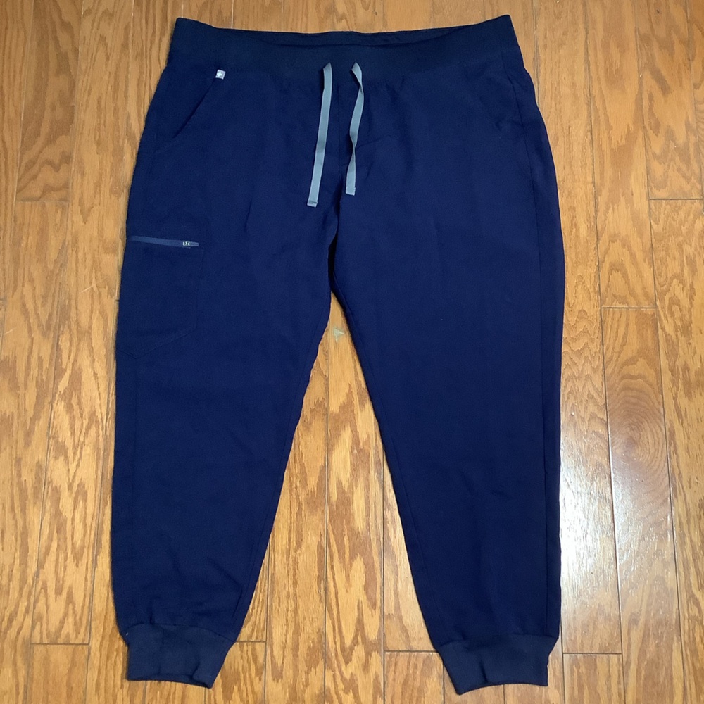 Figs women’s Navy Scrub Jogger Pants